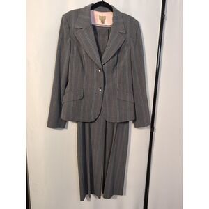 Caslon Women's 2-Piece Gray Suit Lined Pink White Pinstripe Sz 10 Office Calssic